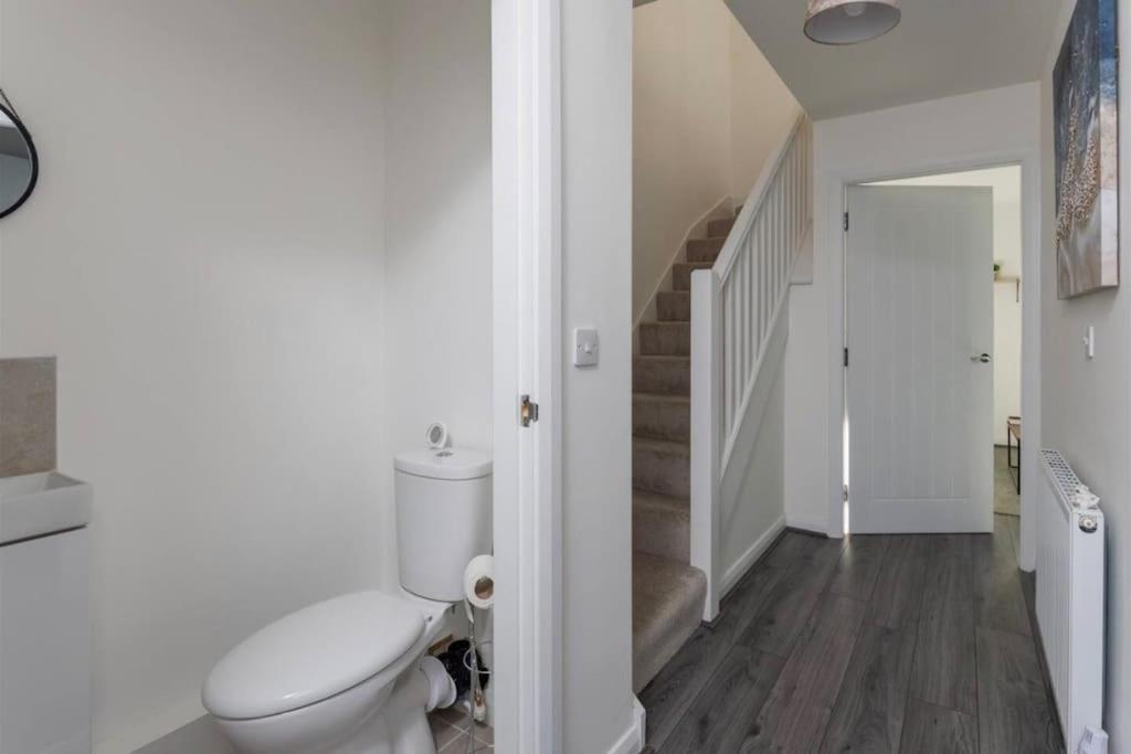 Luxury 3-Bedroom, 2-Bathroom Home Sleeps 7 People リヴァプール エクステリア 写真
