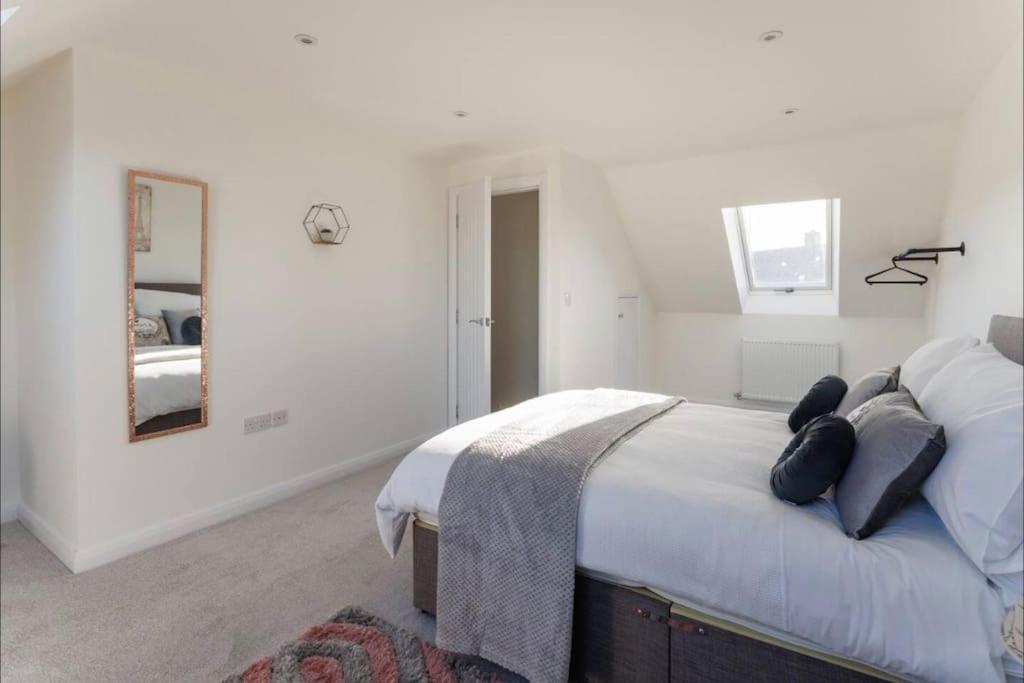 Luxury 3-Bedroom, 2-Bathroom Home Sleeps 7 People リヴァプール エクステリア 写真